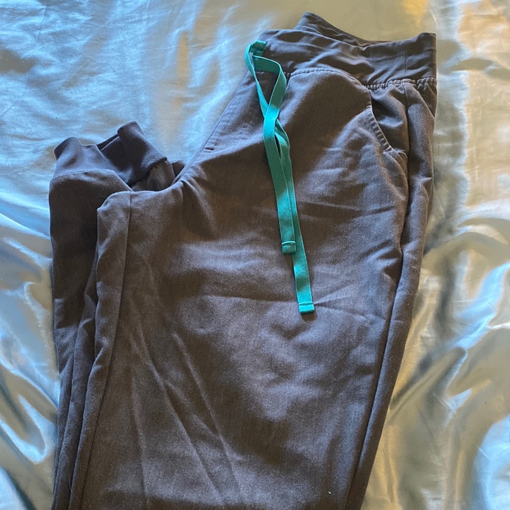 Figs high waisted scrub bottom.